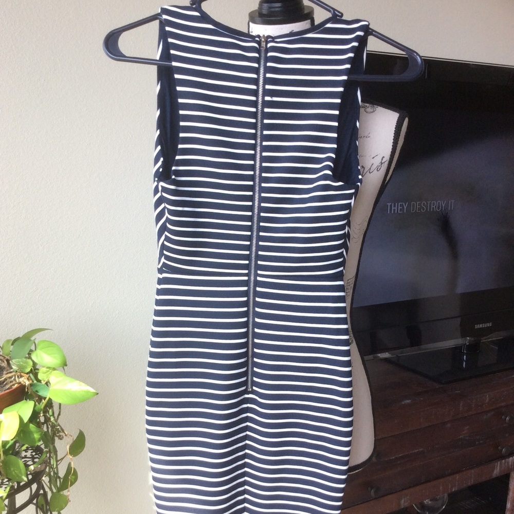 ๐ NWOT LuLuโs Striped Dress ๐ - Picture 3 of 7